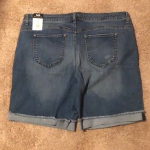 Lee Mid rise cuffed Bermuda shorts